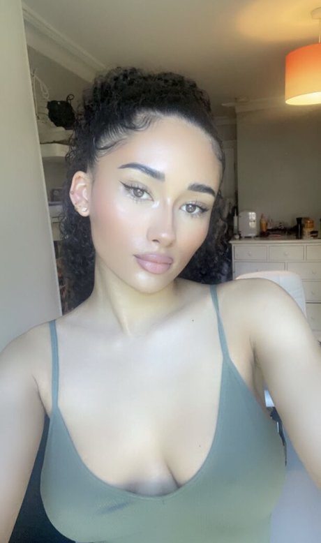 Rubyellaaa0 pornstar pretty picture