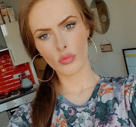 Nikki Harper naked pornstar pictures