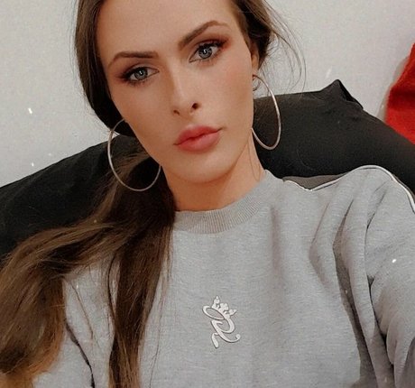 Nikki Harper star top pics