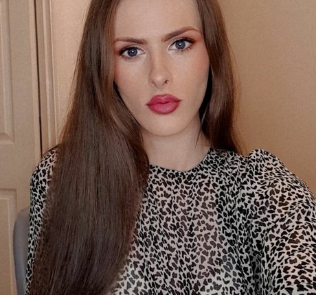 Nikki Harper erotic star image