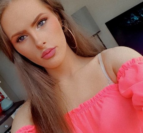 Nikki Harper pretty actress galleries