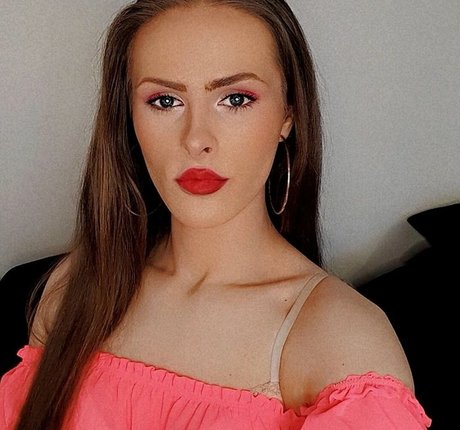 Nikki Harper model best pics