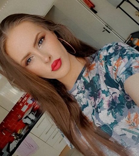 Nikki Harper model perfect photos