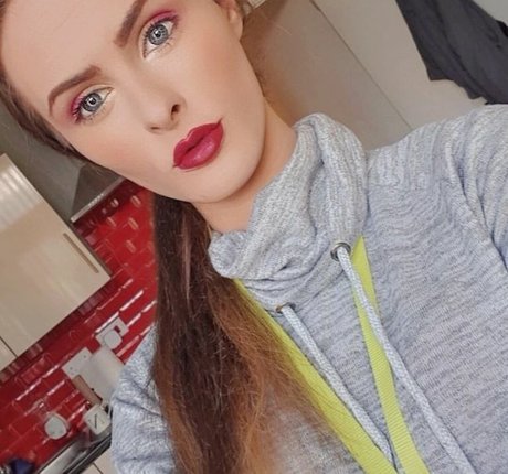 Nikki Harper model sexy picture