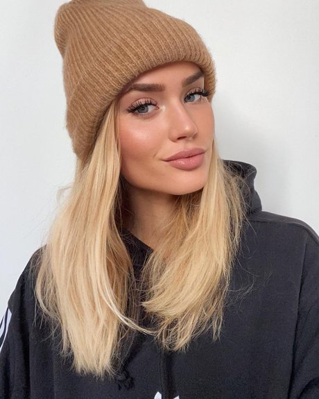 Lucie Gaumont star sexy gallery