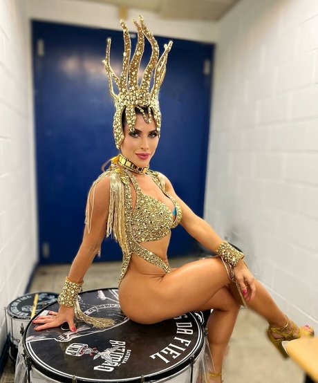 Ana Paula Minerato model perfect galleries