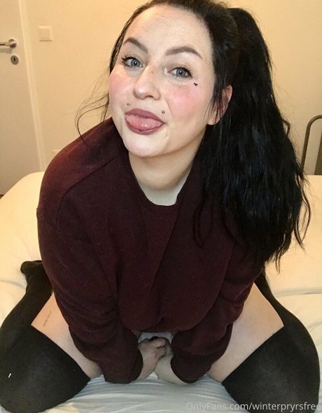 winterpryrsfree model exclusive picture