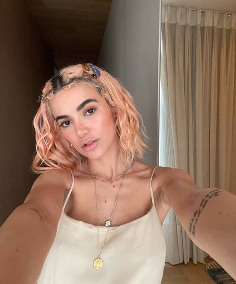 Manu Gavassi adult star archive