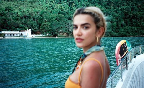 Manu Gavassi free star pics