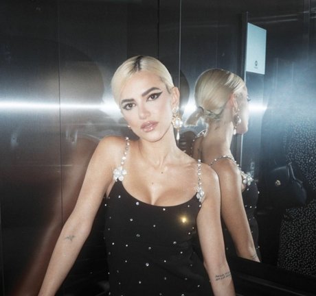 Manu Gavassi sexy star img