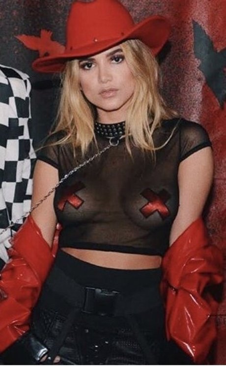 Manu Gavassi pornstar erotic archive