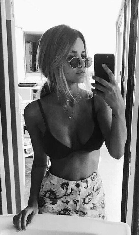 Manu Gavassi free star picture