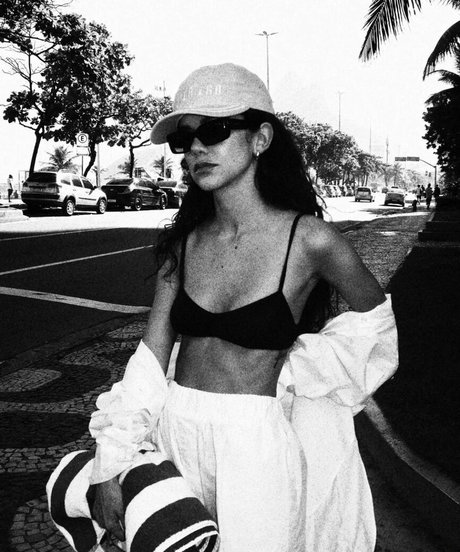 Manu Gavassi xxx actress images