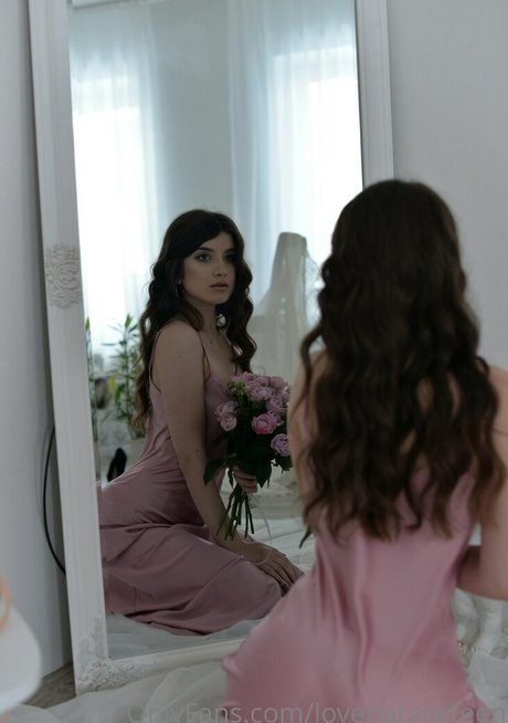 travelthewholeworld model nude pics