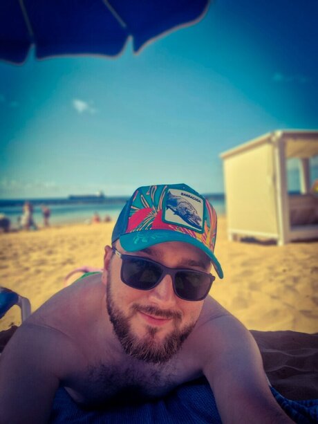 Naked Snake pretty model picture