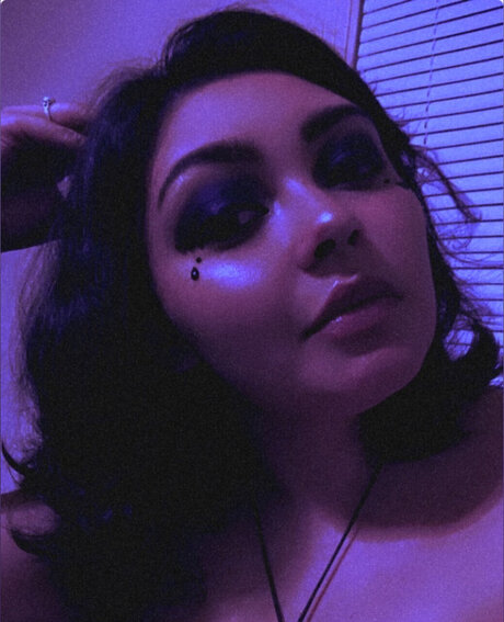 Vanessa H_ star adult image