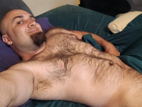 Bearlyconscious model nudes pic