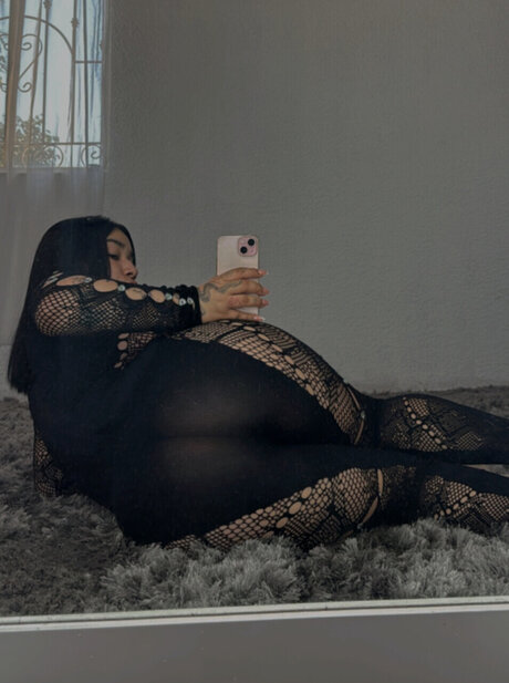 Strawbevyn sex star photo