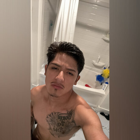 HotguyOdi star naked photos