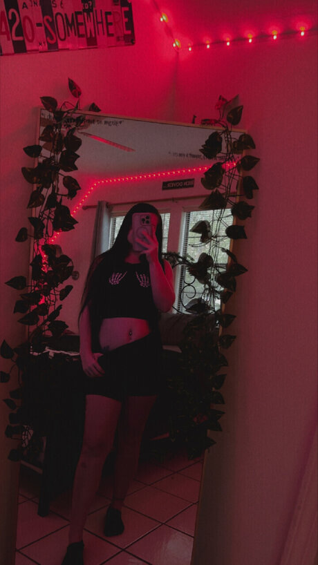 ThatOneGirl_ model pics