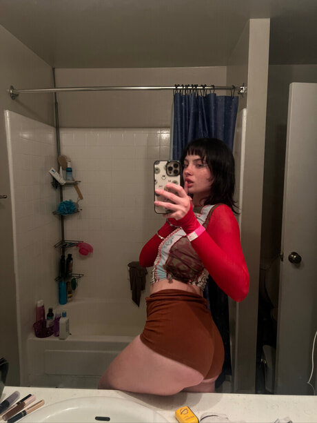 J A D E porn model photo