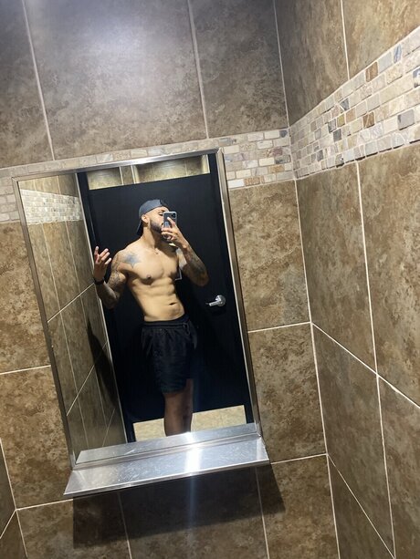 _tarkey model pornographic images