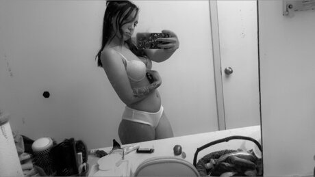 khamani lael_ hot star pic