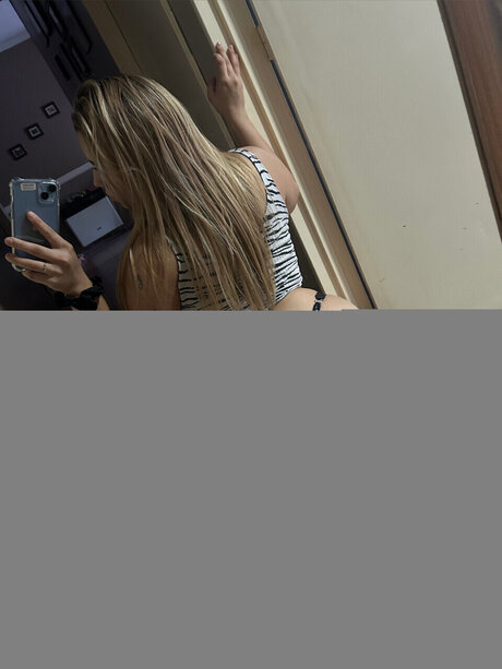 Luciana_ erotic model img