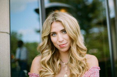 SydneySoles_ model exclusive pic