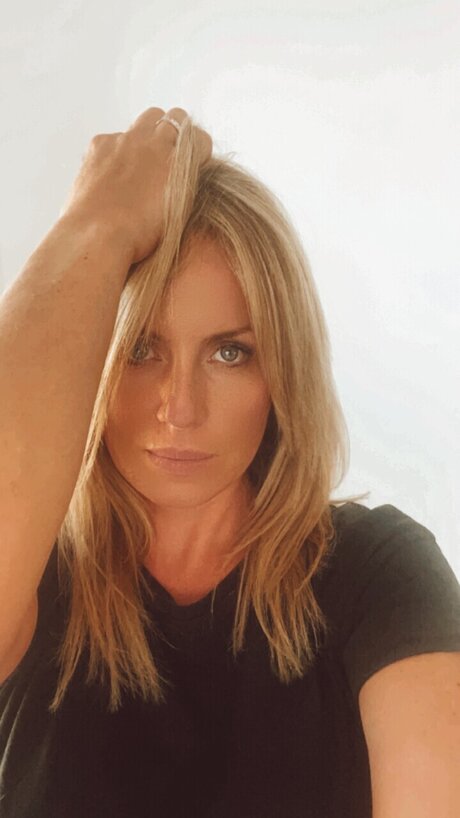 Frankie Funder model naked images