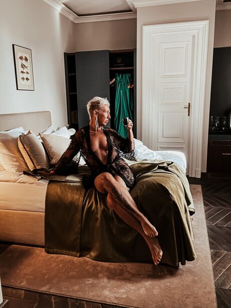 u12779400 model perfect picture