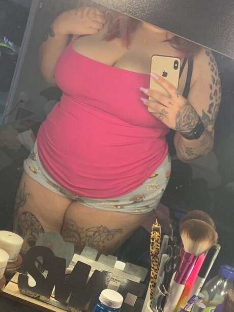 LIGHTBRIGHTYELLA nude model pic