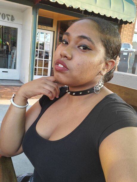 Snookie hot model img