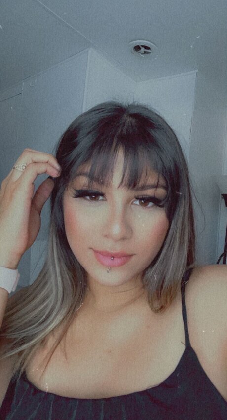 Izela Perez model naked photo