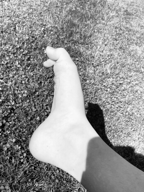 Foot Enjoy model porn pic