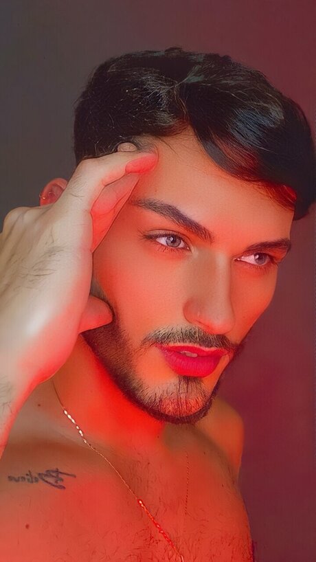 _Thyago Tozzi nude model pics