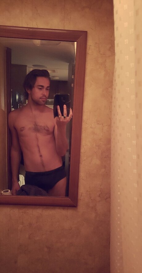 Ryanvenus model nude images