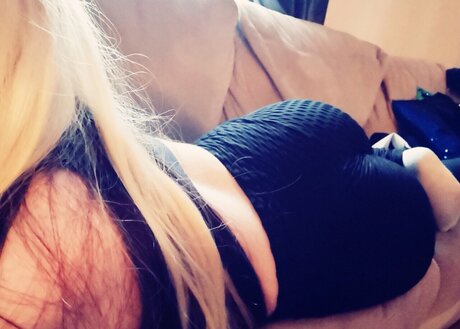 Theonlyone4u pornstar top image