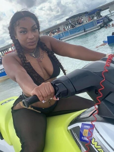 JayLa100 nice actress photos