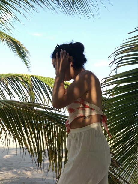 Manhattan Gama model top galleries