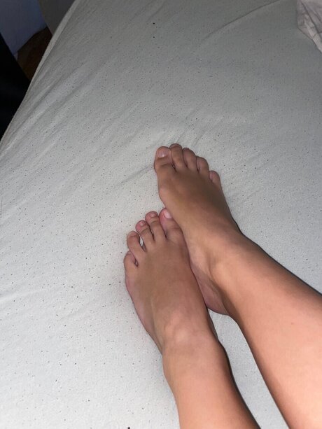 Foothottie sexy model image