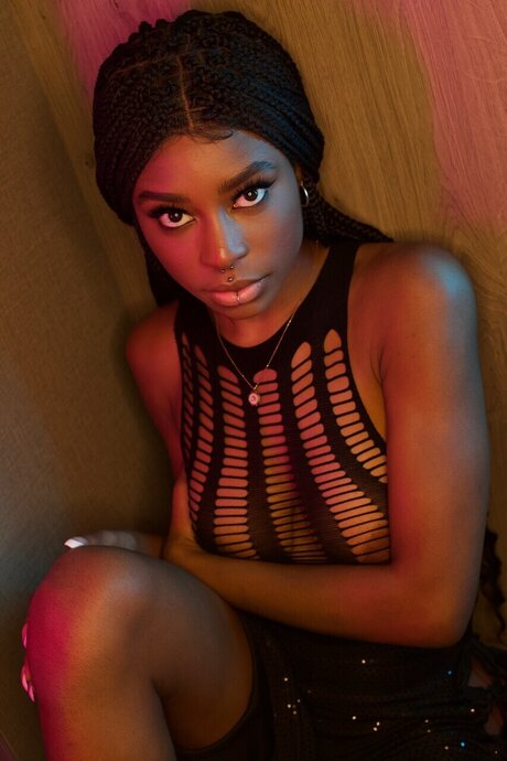 Nicki Cookie model perfect img