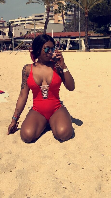 Jessica Alby naked model picture