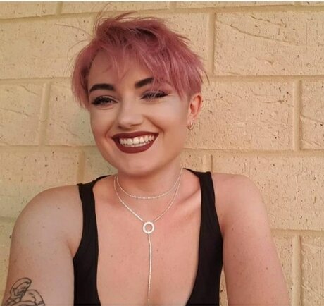 Cuntry Breakfast model nude photos