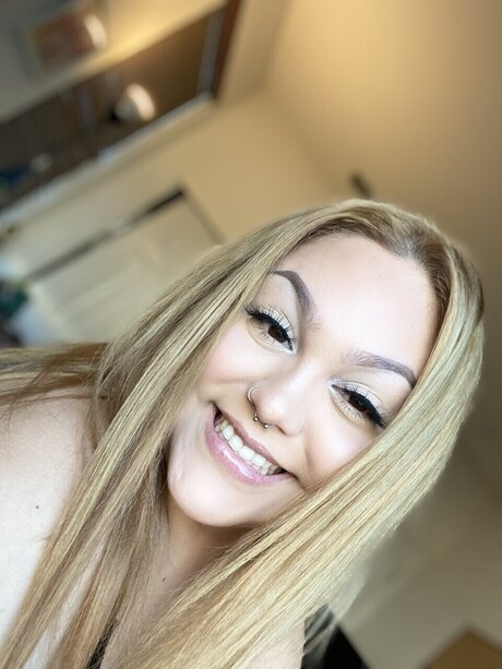 momo_ model pretty image