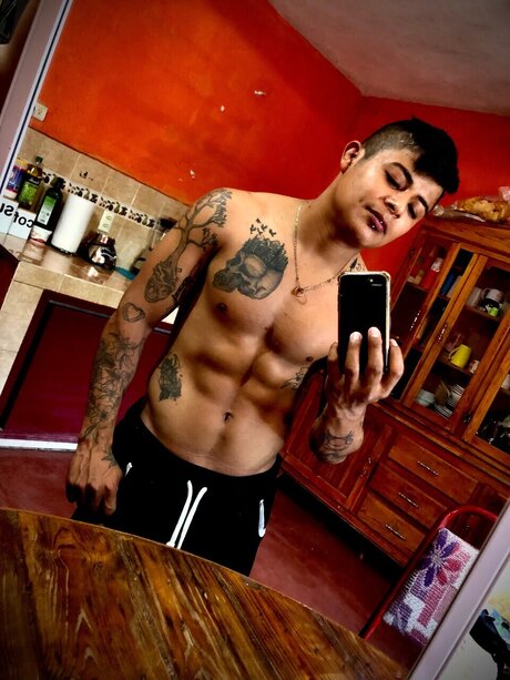 Jonathan Sanchez Hernandez sexy model pic