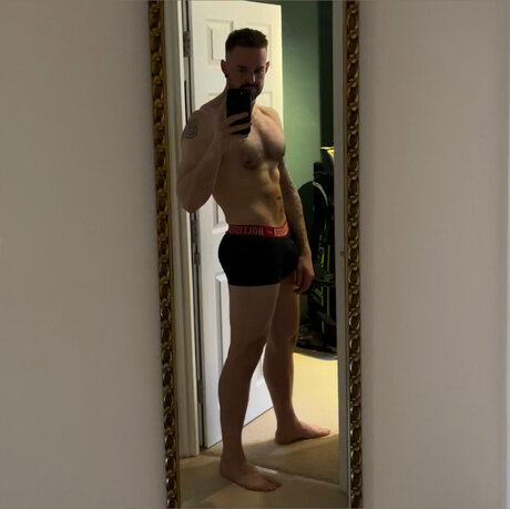 King Barn naked star images