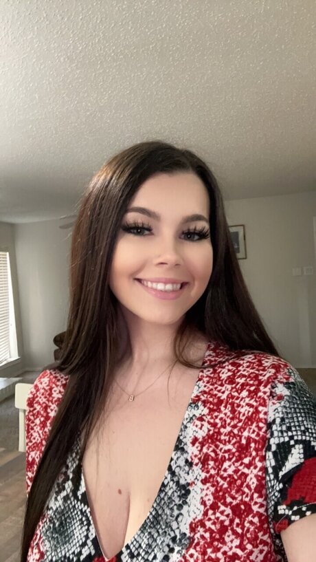 ttaayylloorrr art actress pic