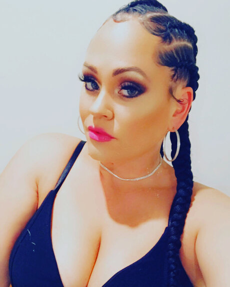 JuicyJ beautiful pornstar img