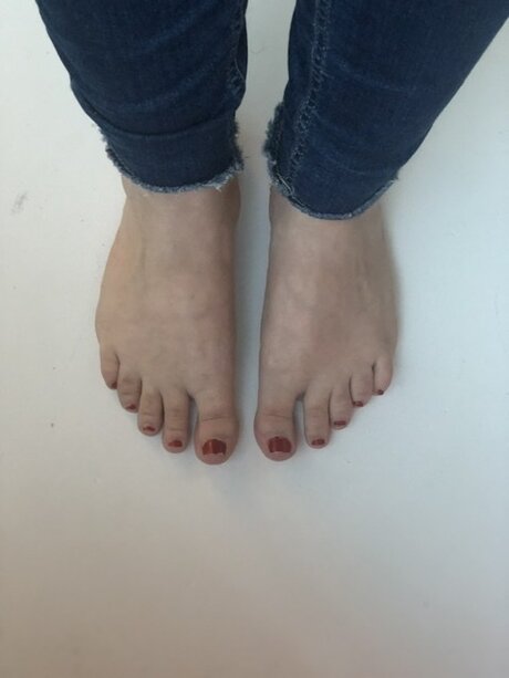 Lustrous Feet xxx pornstar pics